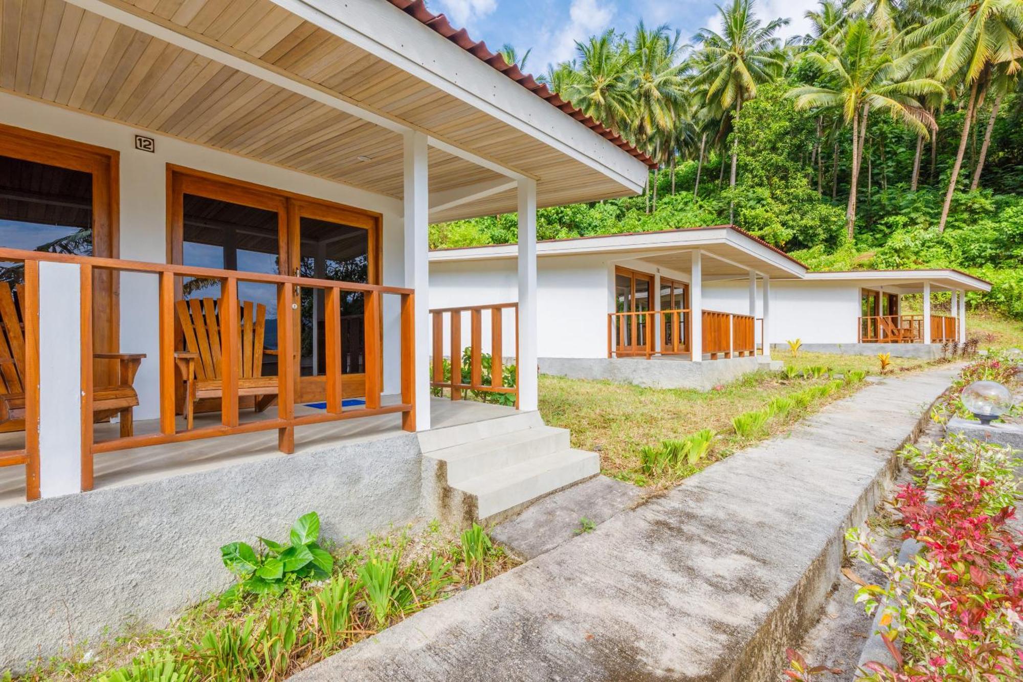 Thalassa Dive Resort Lembeh Airtembaga Eksteriør billede