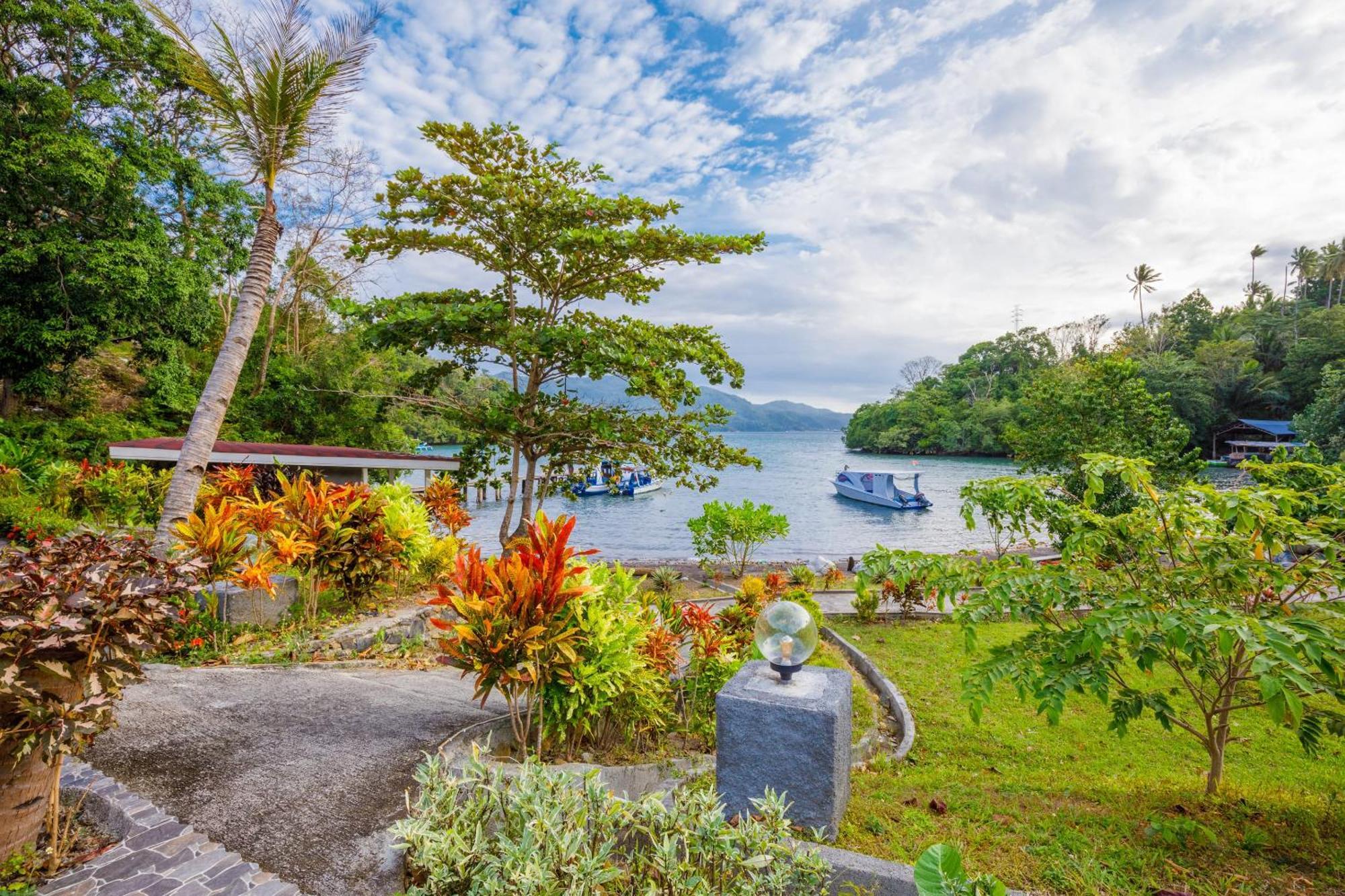 Thalassa Dive Resort Lembeh Airtembaga Eksteriør billede